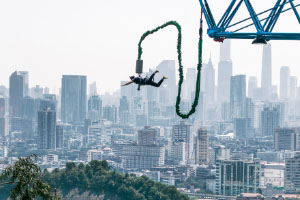 警惕！深度近視別蹦極