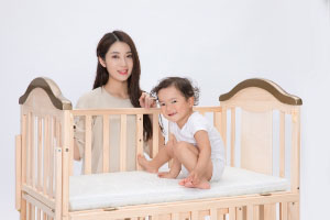 如何選擇嬰兒床？過來教你幾招！