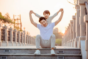 爸爸應(yīng)該對孩子起到什么樣的引導(dǎo)？