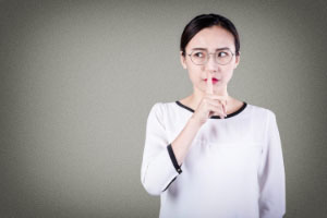 是什么讓人們后天喪失語(yǔ)言能力？