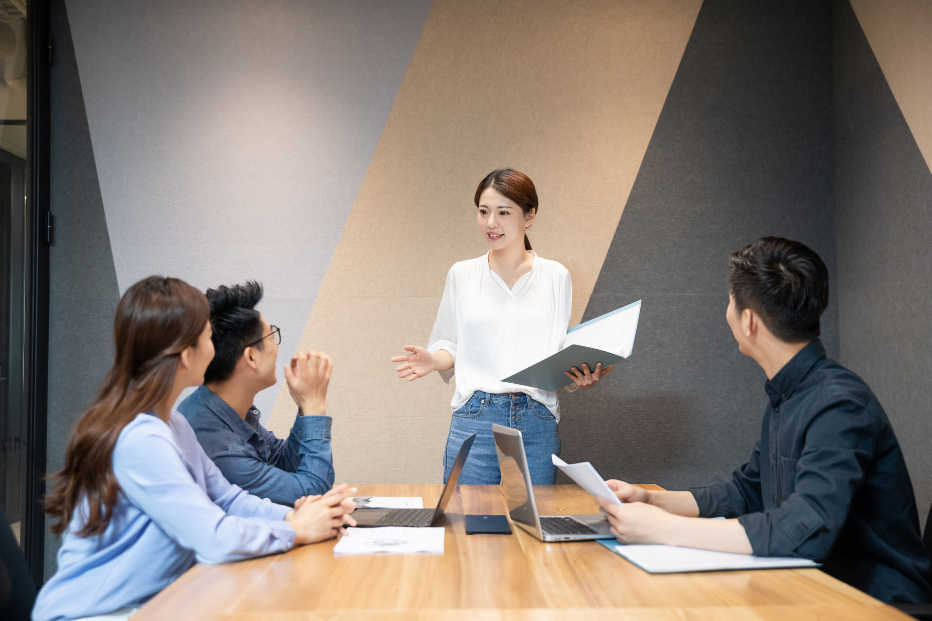 企業(yè)該如何降低職工的患病風(fēng)險(xiǎn)？