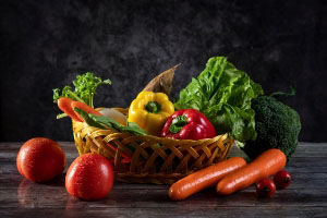 刺身、生蠔、蔬菜沙拉，生食到底有沒有危害？
