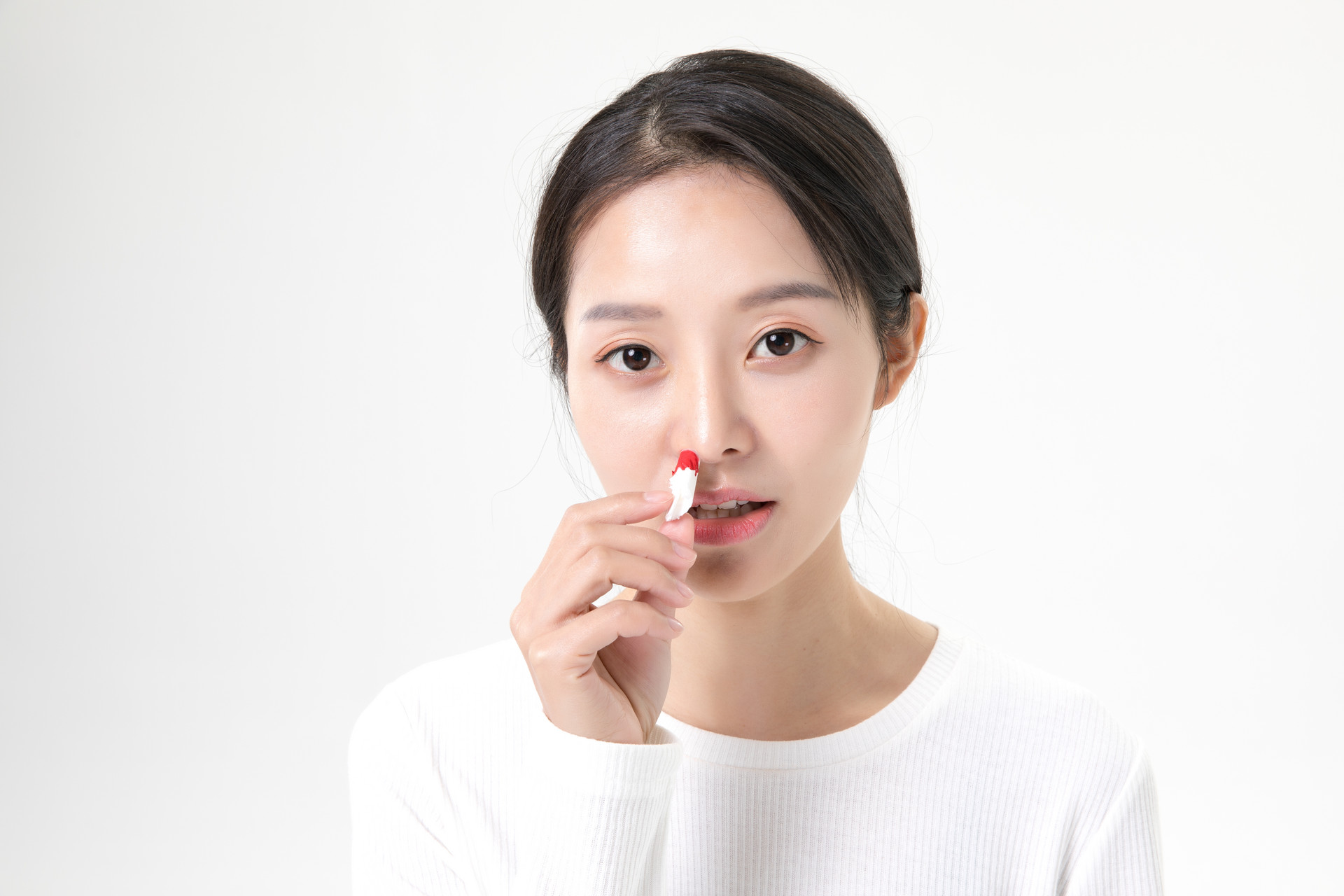 流鼻血仰頭有用嗎？不用試了告訴你